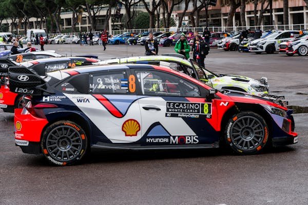 Jenson Button: ‘Miscommunications’ delayed McLaren extension